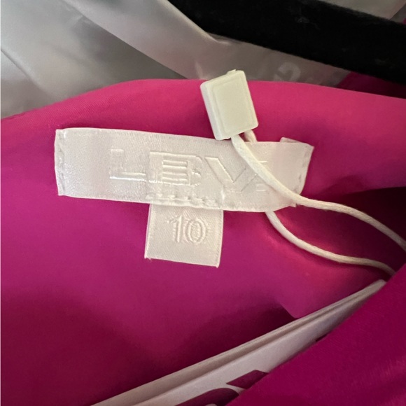 LBV Discontinued Draped some Shoulder Shirt - Picture 4 of 6